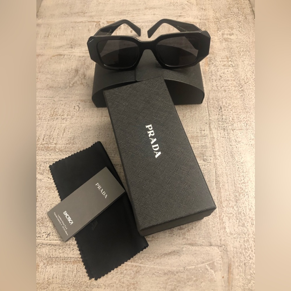 Authentic Brand NEW PRADA Unisex Sunglasses  
SPR17WS